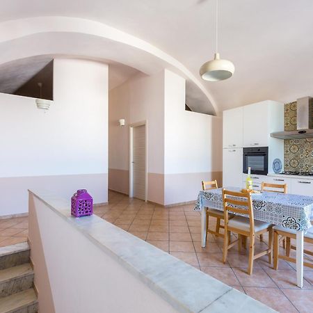 Tizzano House - La Marina Apartment Прочида Екстериор снимка