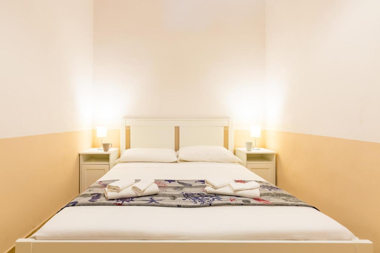 Tizzano House - La Marina Apartment Прочида Екстериор снимка
