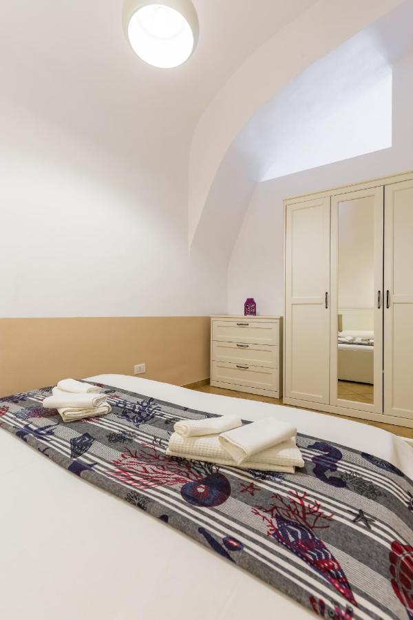 Tizzano House - La Marina Apartment Прочида Екстериор снимка