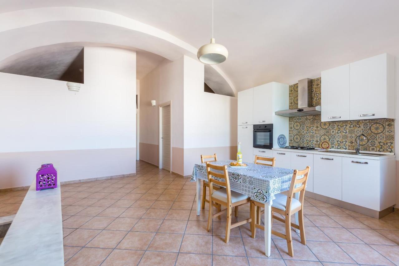 Tizzano House - La Marina Apartment Прочида Екстериор снимка