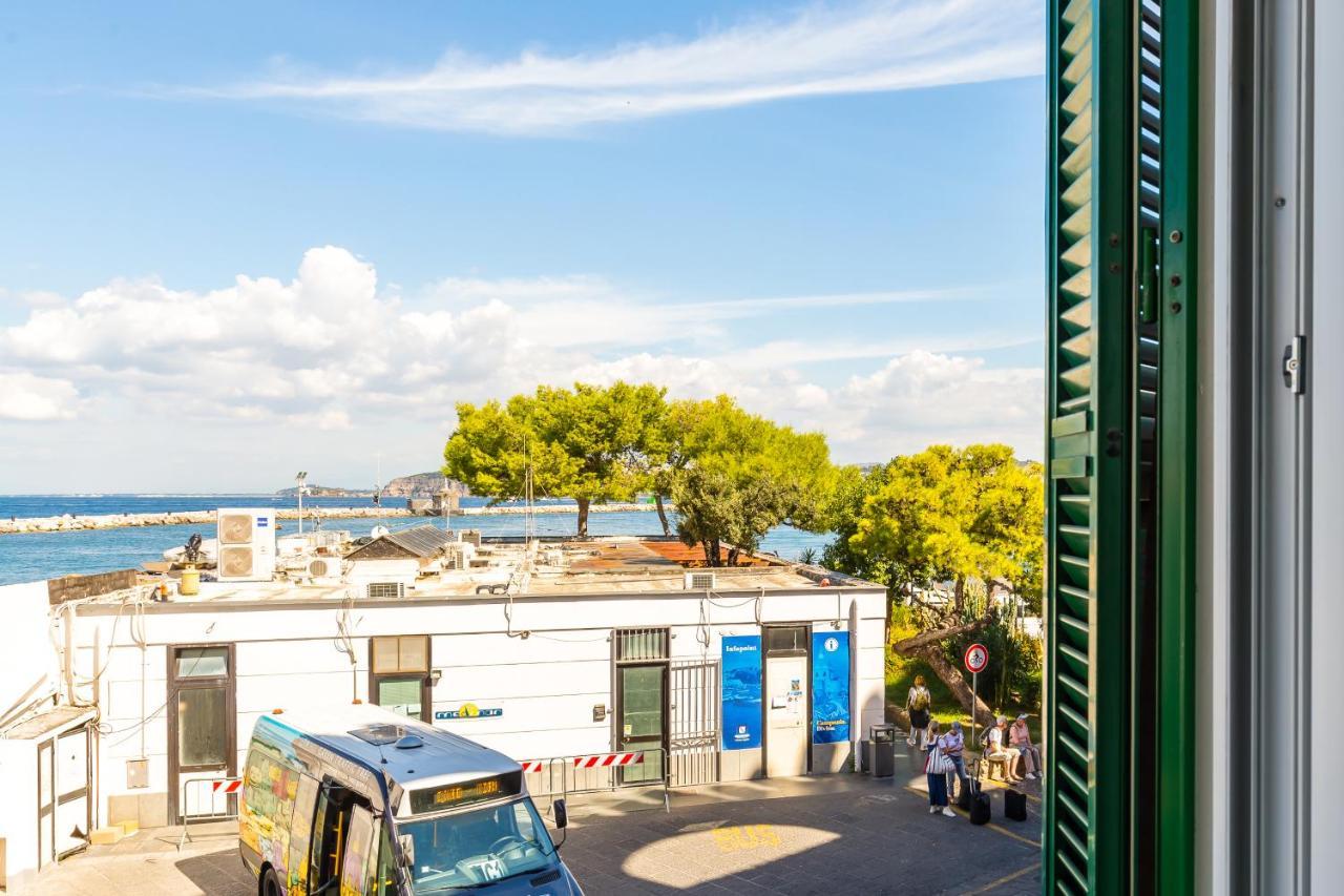 Tizzano House - La Marina Apartment Прочида Екстериор снимка